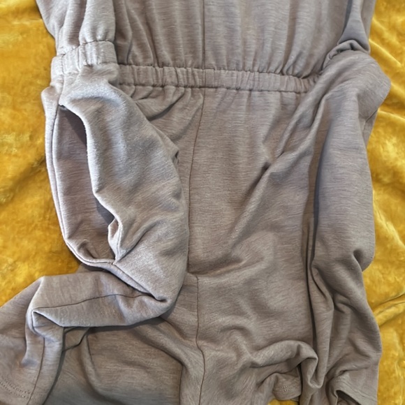Romper with Pockets - Picture 5 of 6
